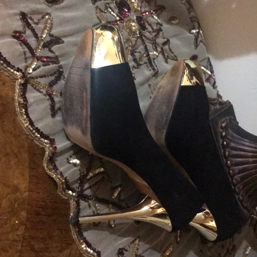 Shoes - Picture 5 of 5